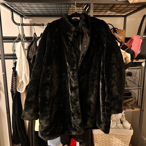 Vero Moda Jackets & Blazers - Elegant Black Faux Fur Teddy Coat